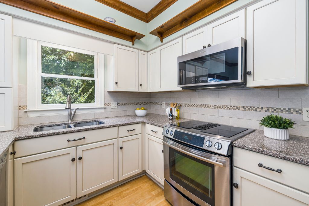 Kitchen of House 103 in Hambleton